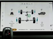 Land Rover Defender 24