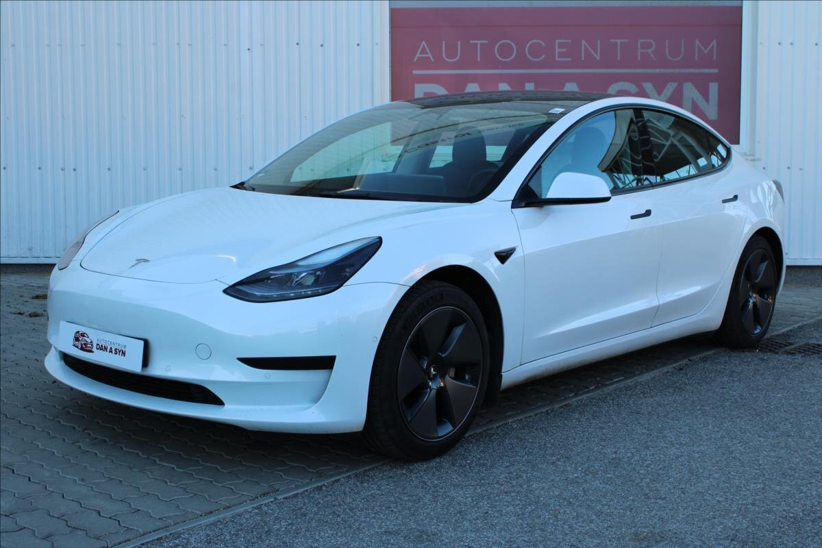 Tesla Model 3 Sedan / Limuzína 0,0 208 kw