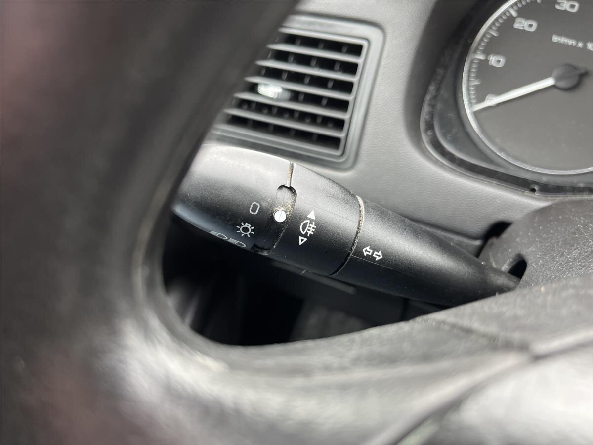 Peugeot 307 Hatchback 1,4 l 65 kw