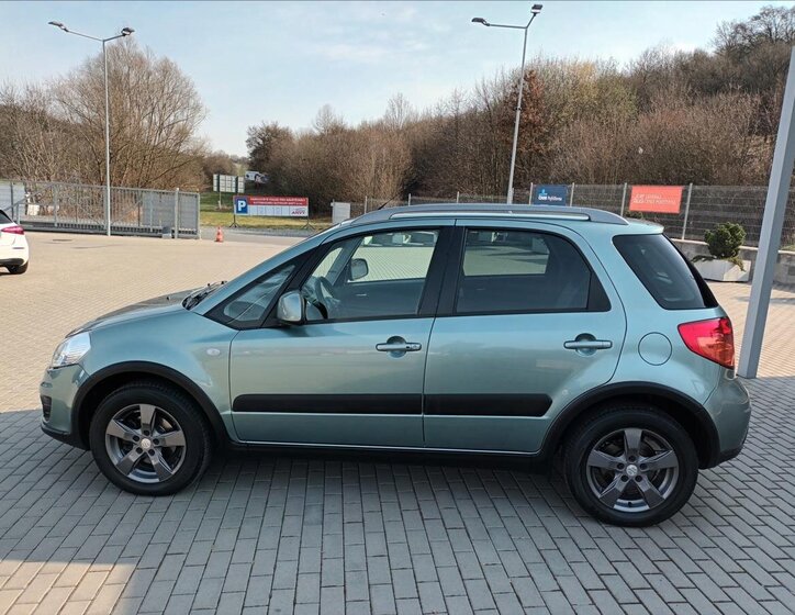 Suzuki SX4 Hatchback 1,6 l 88 kw