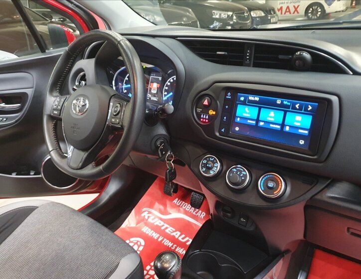 Toyota Yaris Hatchback 1,5 l 82 kw