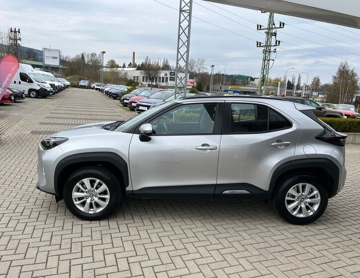 Toyota Yaris Cross SUV / Terénní 1,5 l 68 kw