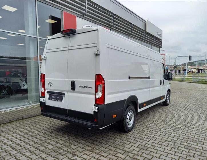 Toyota Proace Max 4