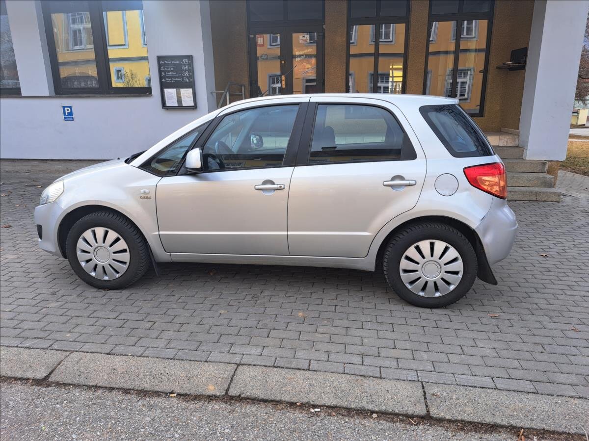 Suzuki SX4 Hatchback 1,9 l 88 kw