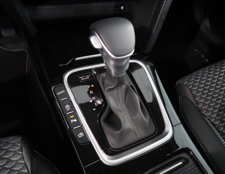 KIA XCeed CUV / Crossover 1,5 l 103 kw