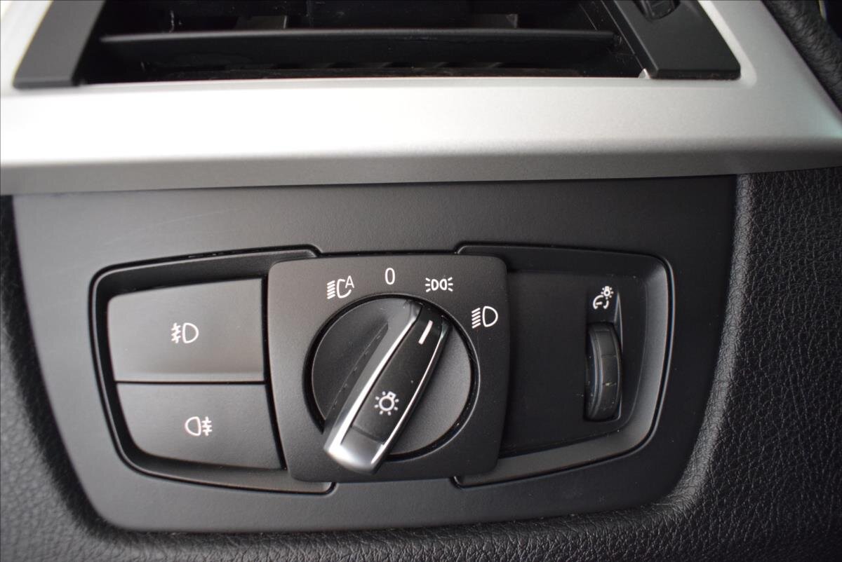 BMW Řada 3 Sedan / Limuzína 1,6 l 100 kw