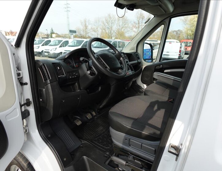 Peugeot Boxer Ostatní 2,2 l 121 kw