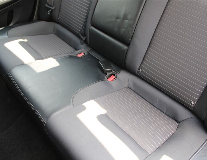 Renault Latitude Sedan / Limuzína 2,0 l 127 kw