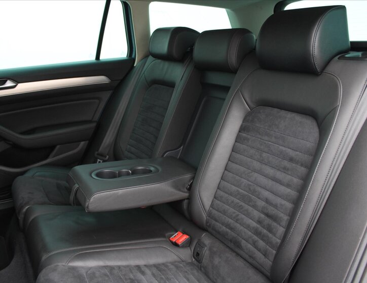 Volkswagen Passat 11