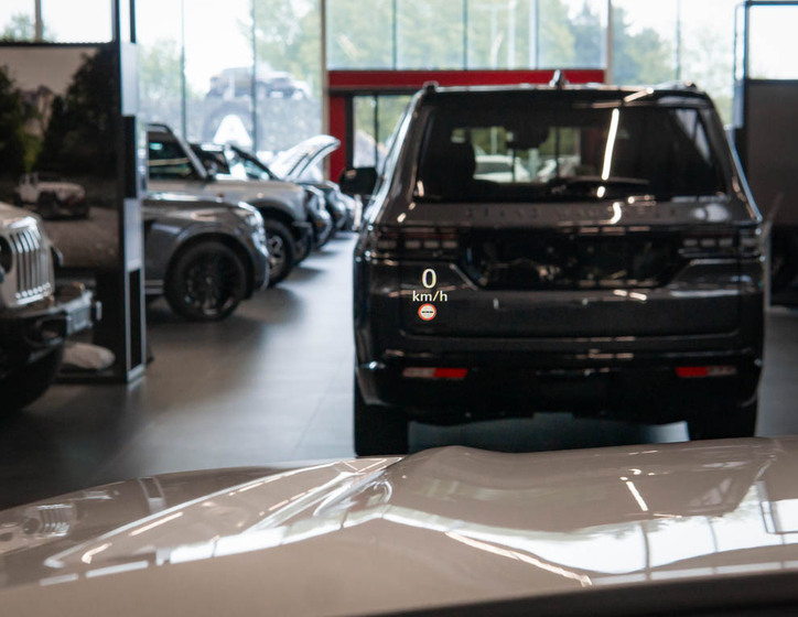 Cadillac Escalade 30