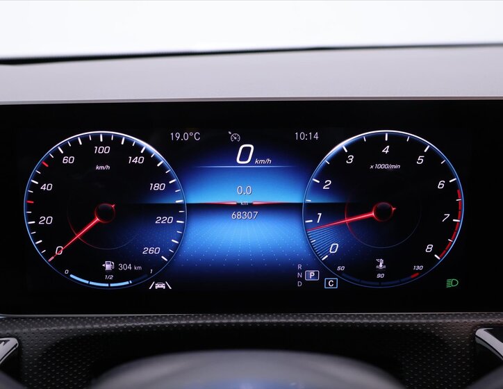 Mercedes-Benz Třídy A Hatchback 1,3 l 120 kw