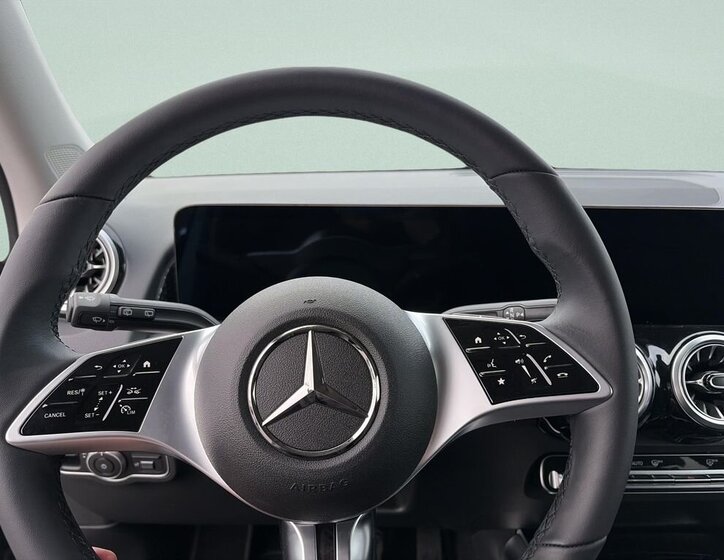 Mercedes-Benz GLB SUV / Terénní 1,3 l 120 kw