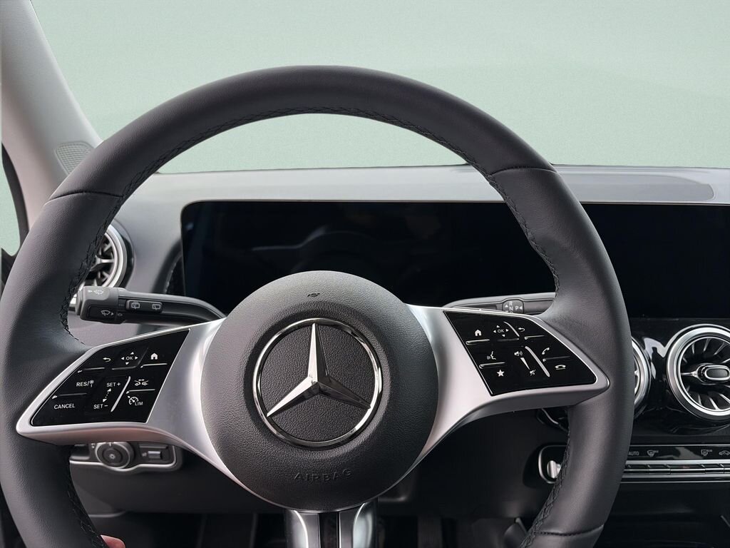 Mercedes-Benz GLB SUV / Terénní 1,3 l 120 kw