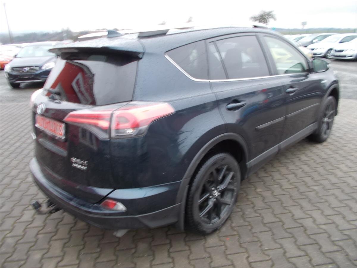 Toyota RAV4 SUV / Terénní 2,5 l 114 kw