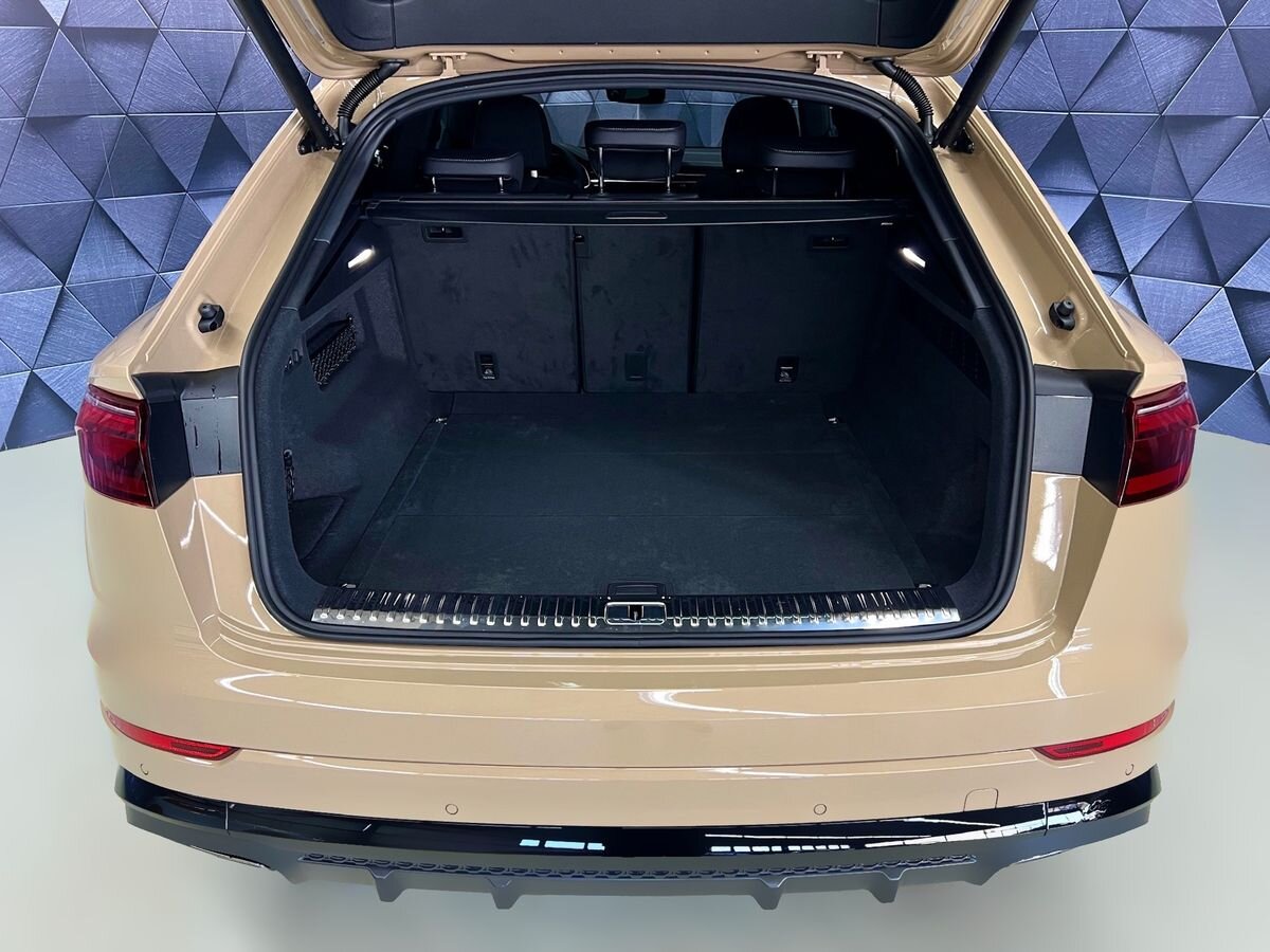 Audi Q8 SUV / Terénní 3,0 l 210 kw