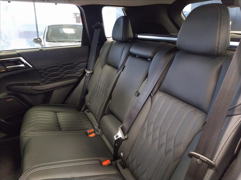 Mitsubishi Outlander SUV / Terénní 2,4 l 225 kw