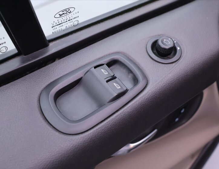 Ford Tourneo Custom Kombi 2,0 l 125 kw