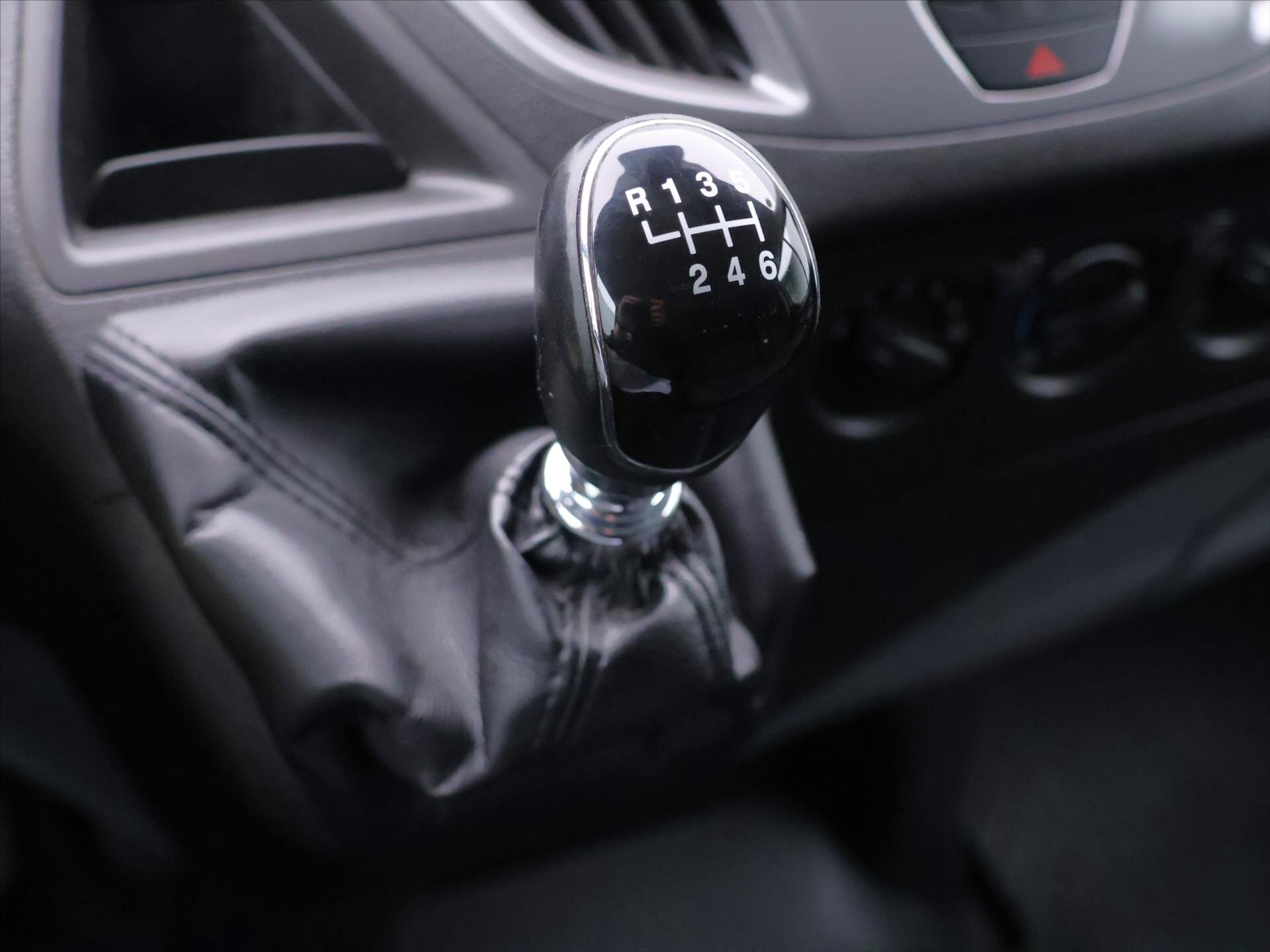 Ford Transit Custom Kombi 2,0 l 96 kw