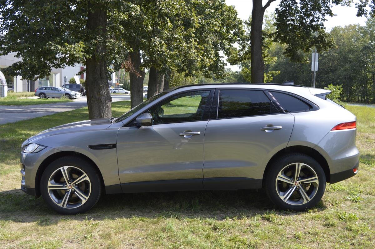 Jaguar F-Pace SUV / Terénní 2,0 l 132 kw