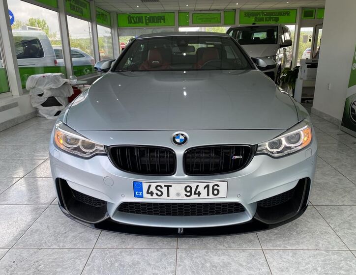 BMW M4 9