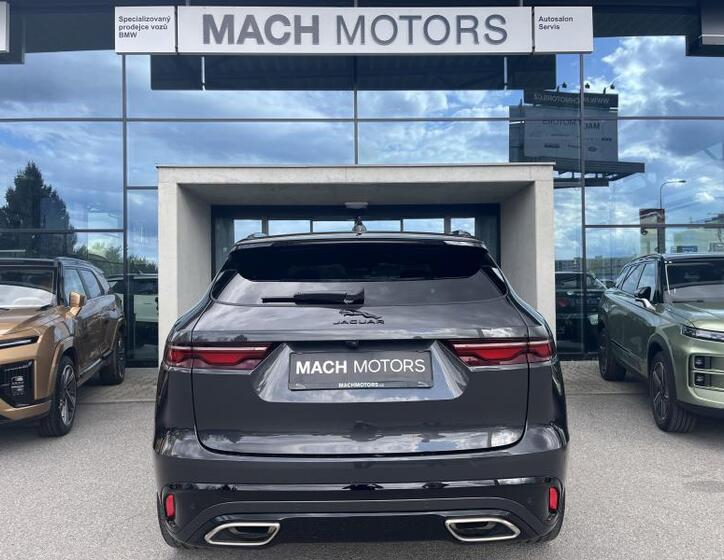 Jaguar F-Pace 7