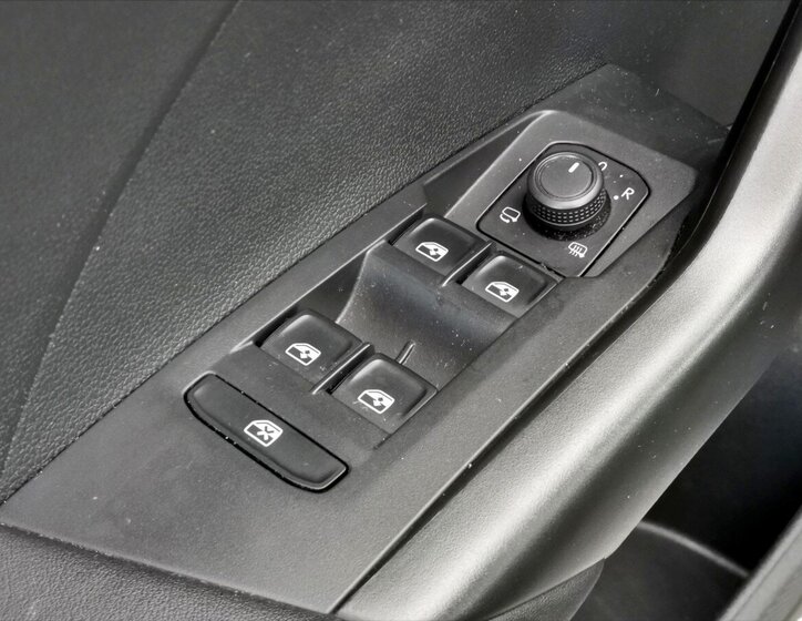 Volkswagen T-Cross Hatchback 999,0 81 kw