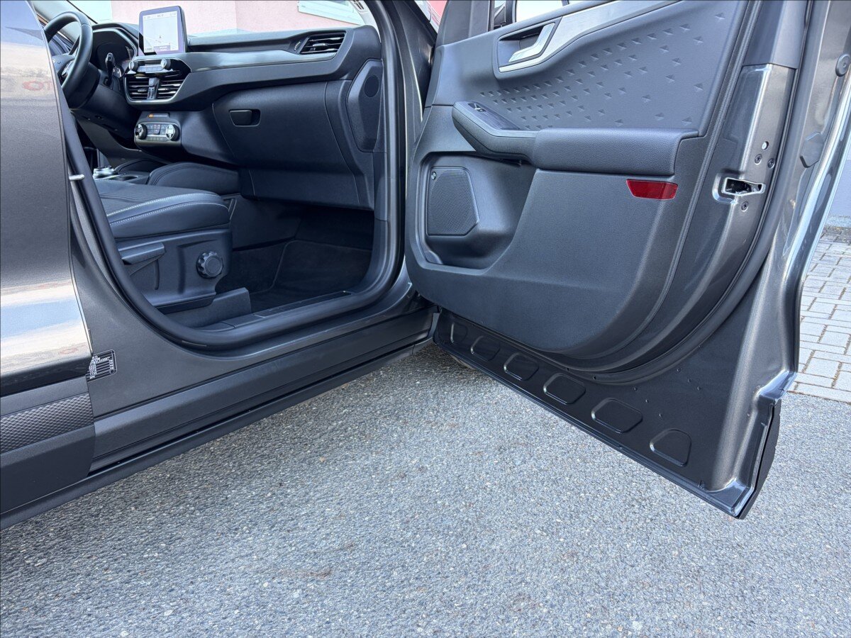 Ford Kuga SUV / Terénní 2,5 l 165 kw