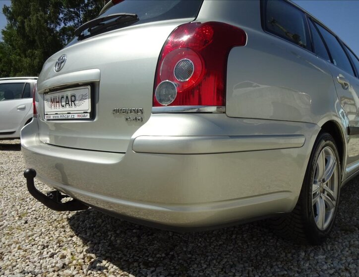 Toyota Avensis Kombi 2,0 l 93 kw
