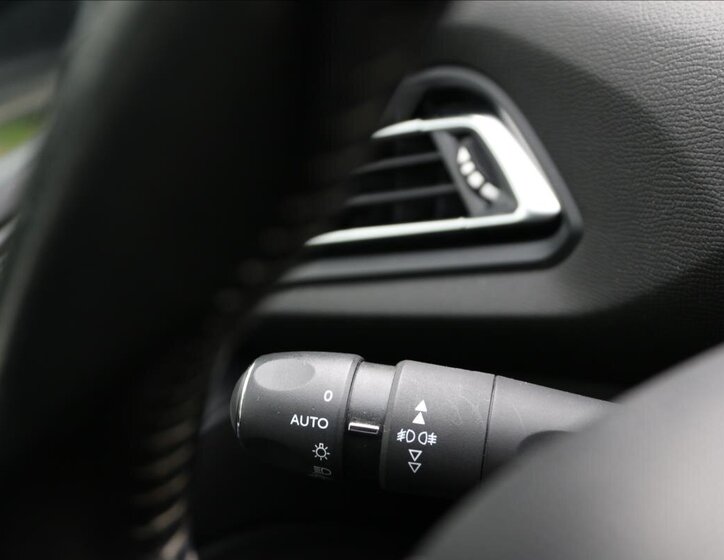 Peugeot 308 Kombi 1,5 l 96 kw