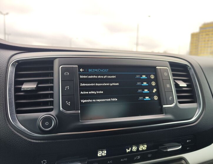 Peugeot Traveller 22