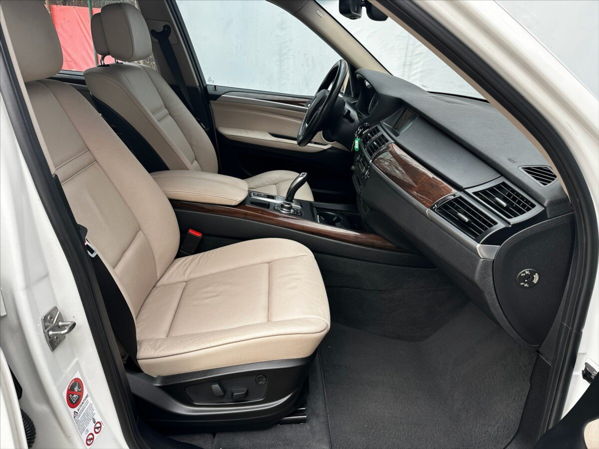 BMW X5 Kombi 3,0 l 180 kw