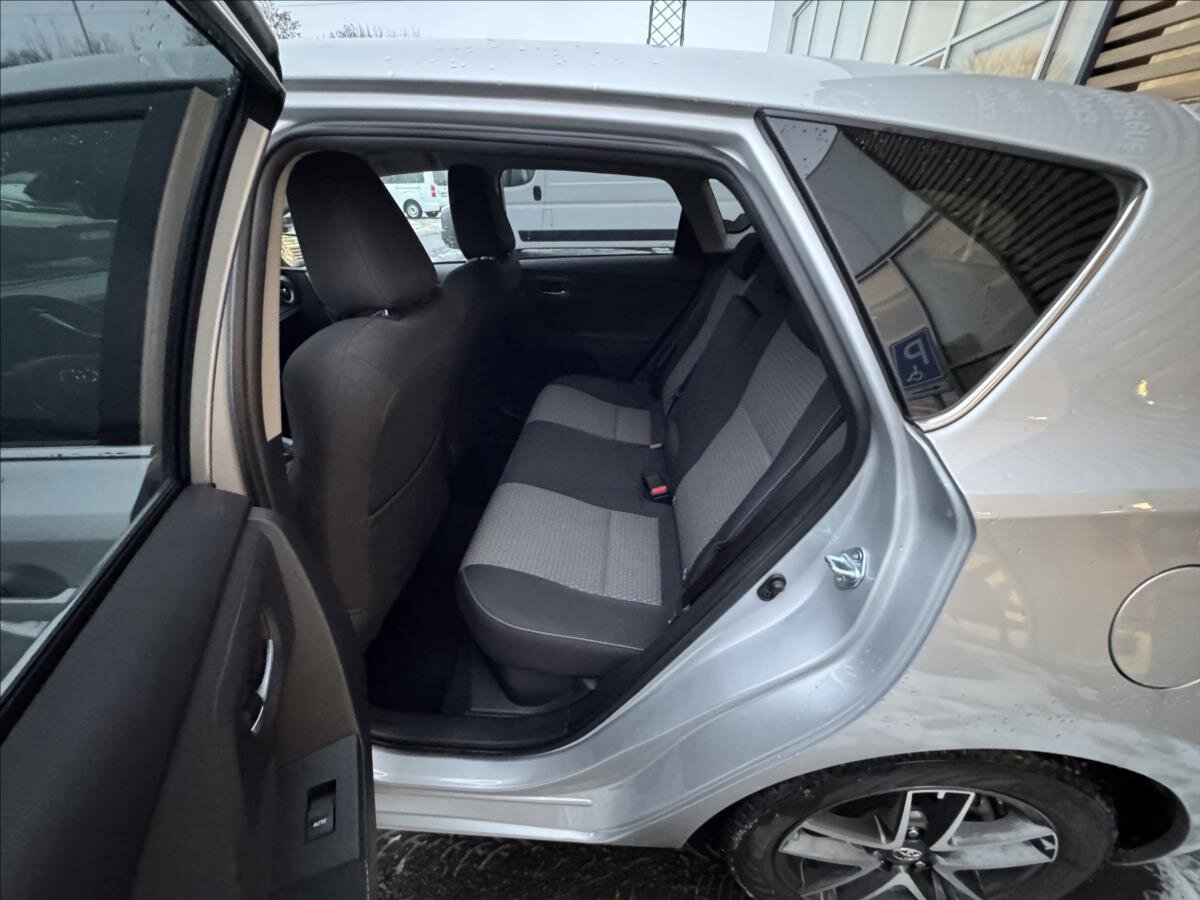 Toyota Auris Hatchback 1,8 l 73 kw
