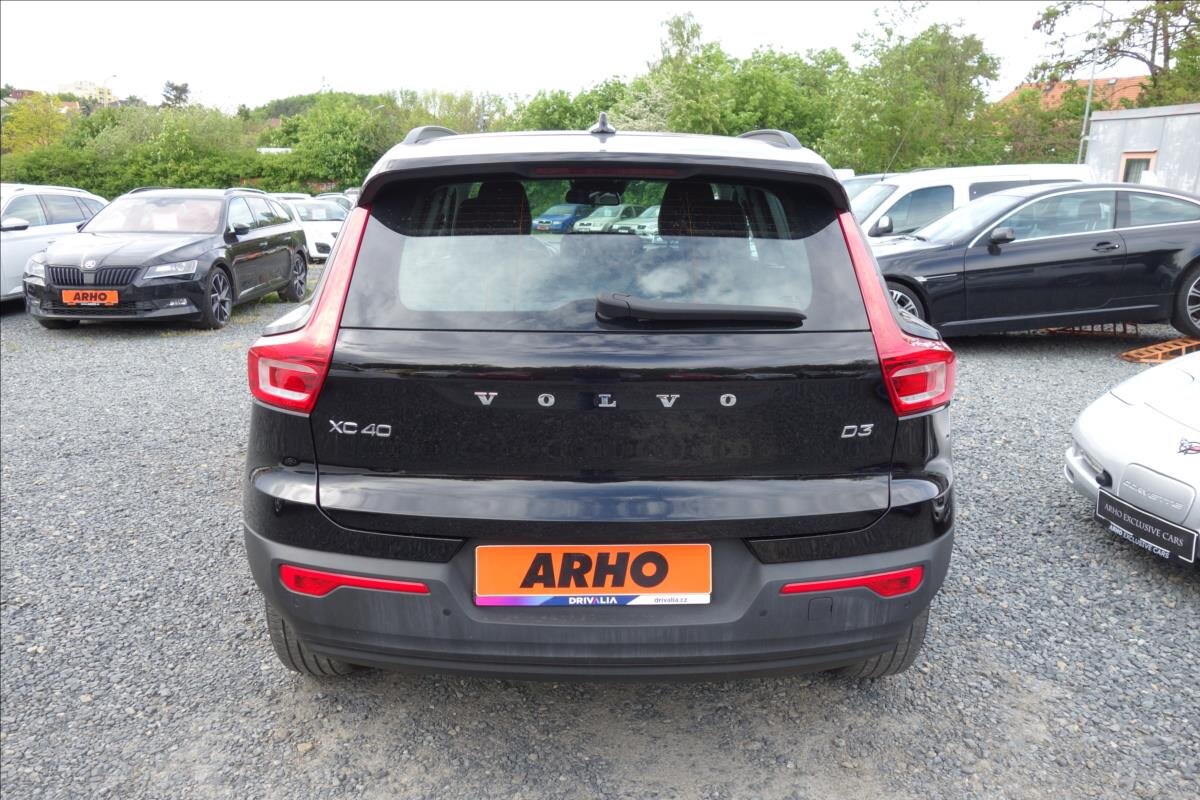 Volvo XC40 SUV / Terénní 2,0 l 110 kw