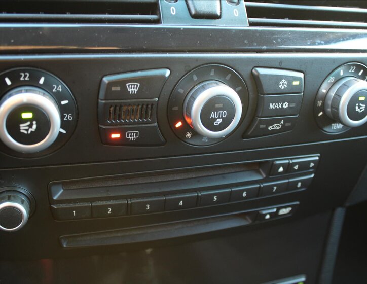 BMW Řada 5 Kombi 3,0 l 145 kw