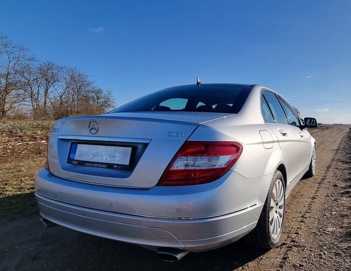Mercedes-Benz Třídy C Sedan / Limuzína 0,0 165 kw