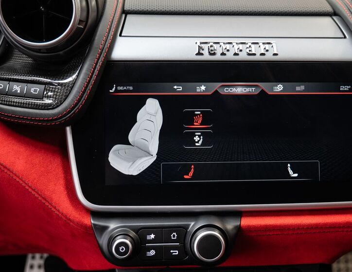 Ferrari GTC4 Lusso 13