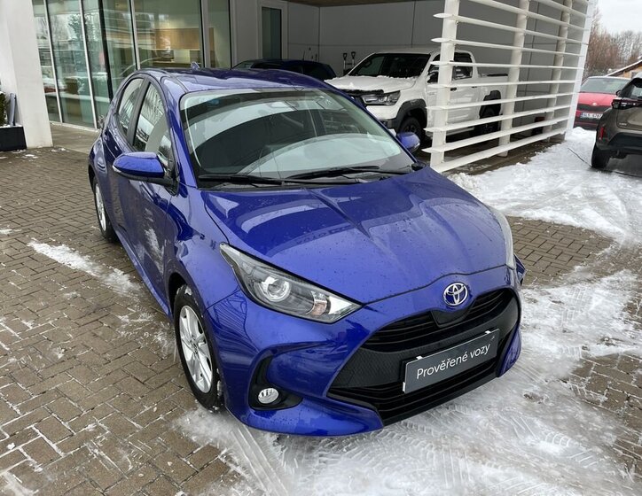 Toyota Yaris 8
