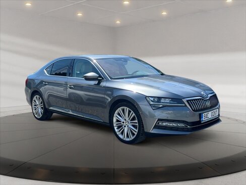 Škoda Superb Sedan / Limuzína 2,0 l 206 kw