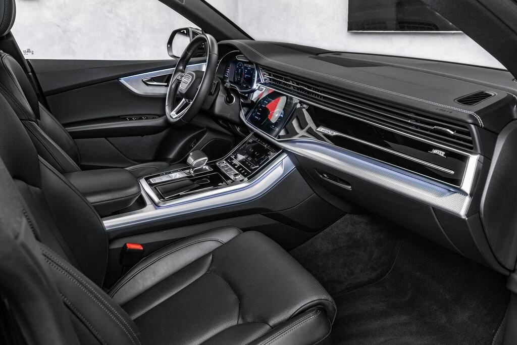 Audi Q8 SUV / Terénní 3,0 l 210 kw