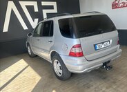 Mercedes-Benz Třídy M SUV 2,7 l 120 kw