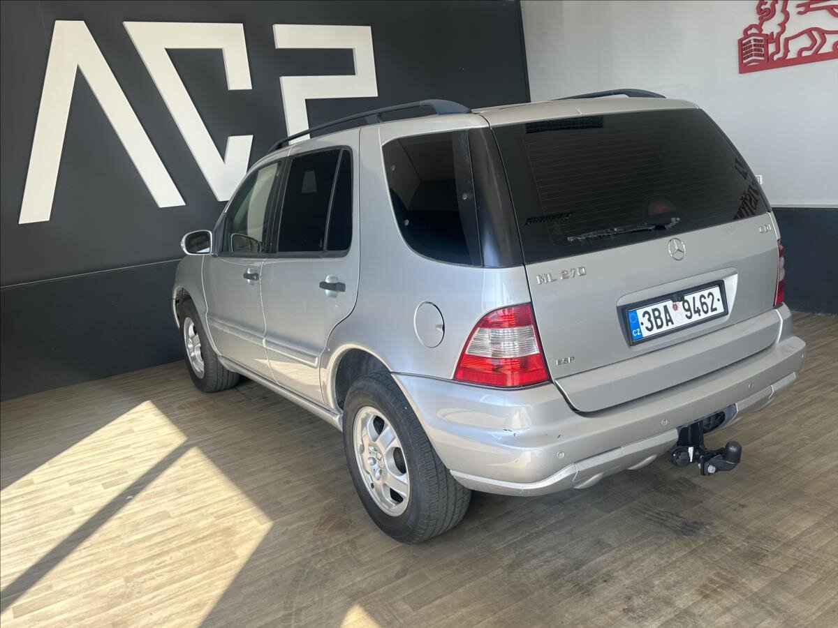 Mercedes-Benz Třídy M SUV 2,7 l 120 kw