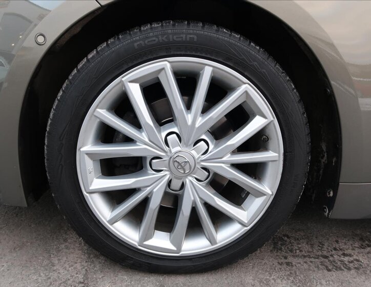 Toyota Corolla Kombi 2,0 l 132 kw