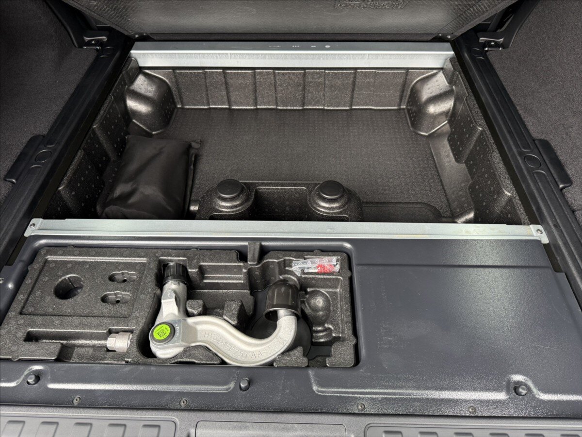 Land Rover Discovery SUV / Terénní 3,0 l 184 kw