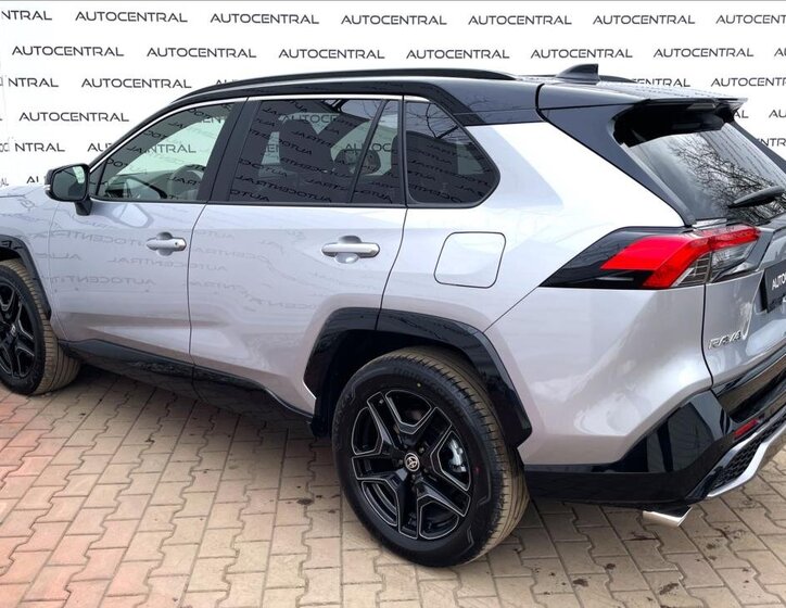 Toyota RAV4 SUV 2,5 l 219 kw
