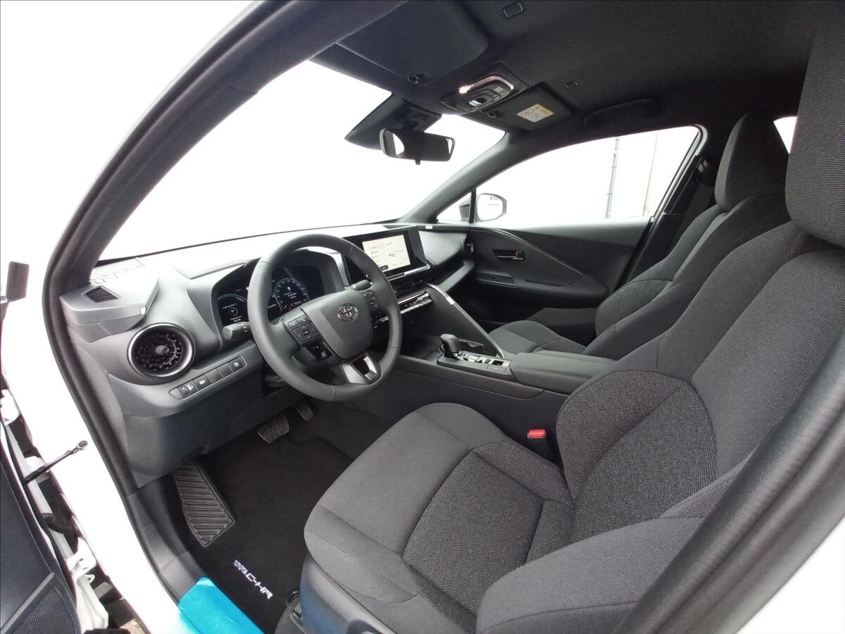 Toyota C-HR CUV 1,8 l 0