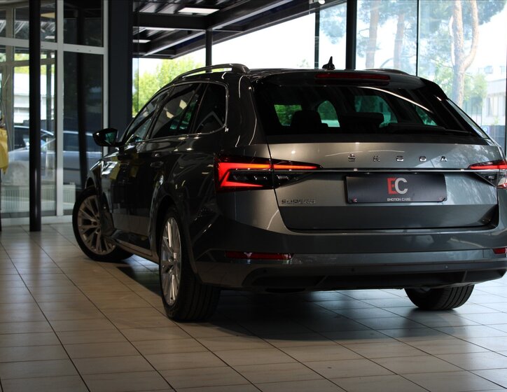 Škoda Superb 24