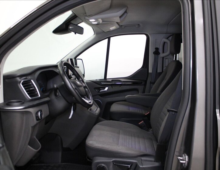 Ford Tourneo Custom MPV 2,0 l 136 kw
