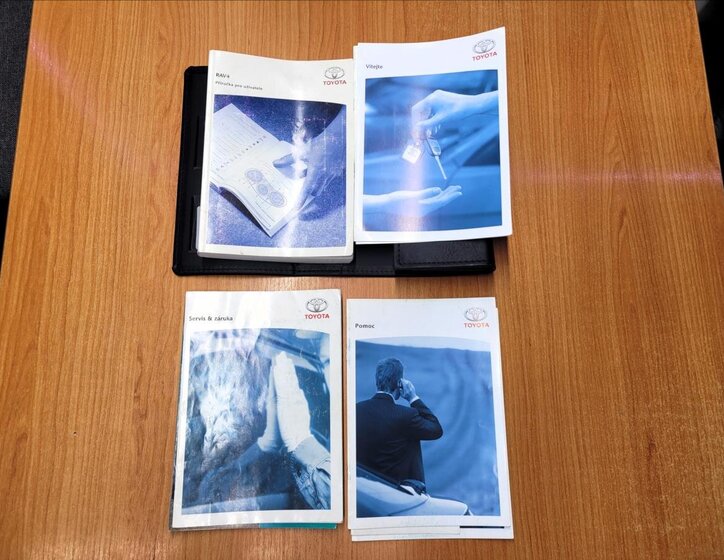 Toyota RAV4 SUV / Terénní 2,2 l 100 kw