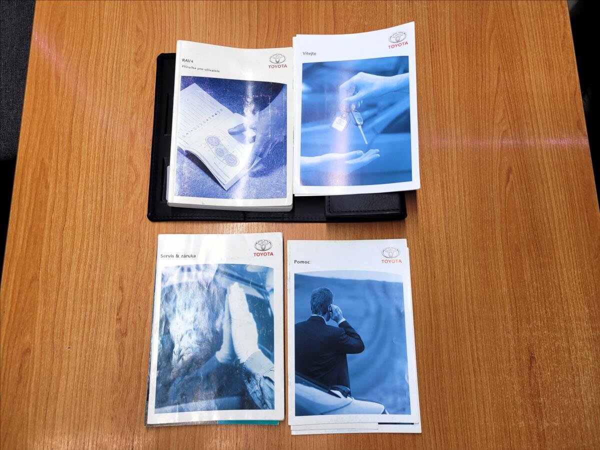 Toyota RAV4 SUV / Terénní 2,2 l 100 kw