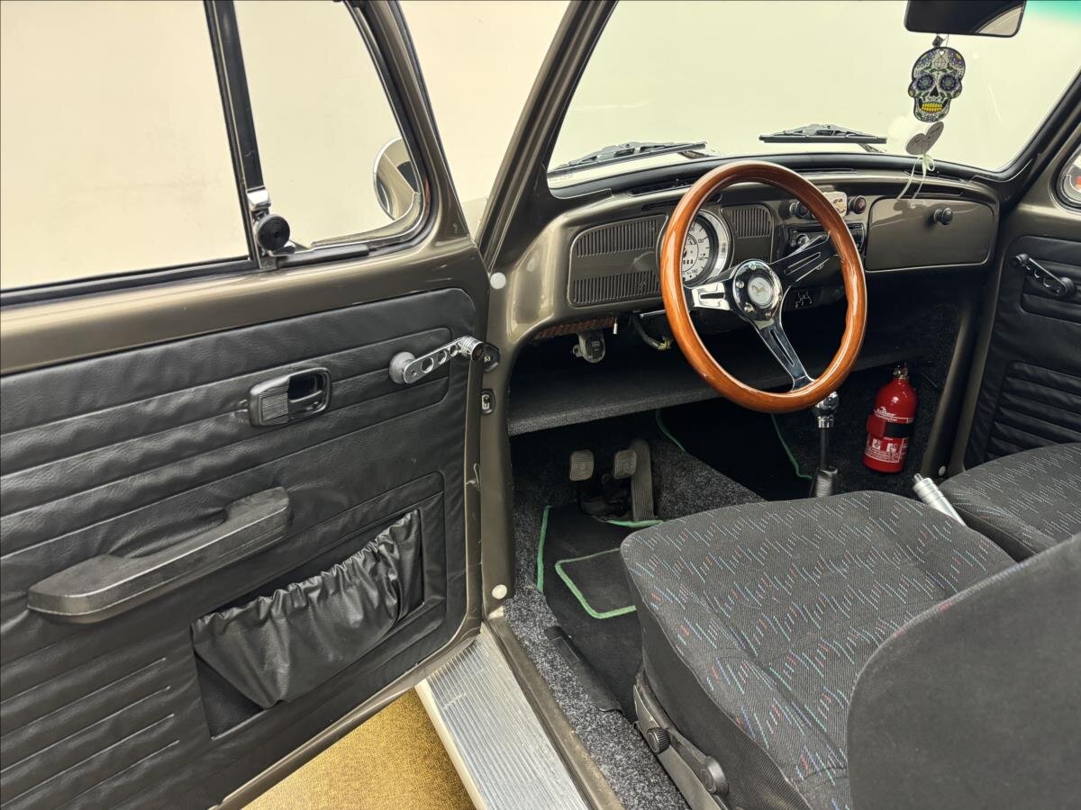 Volkswagen Ostatní Hatchback 1,2 l 30 kw